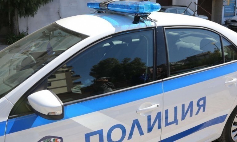 Полиция влезе в Община Поморие - Tribune.bg
