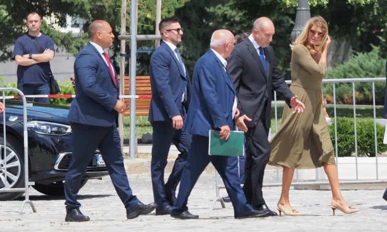 Румен Радев: Вярващите се нуждаят от единство на църквата, от водачество и духовен възход - Tribune.bg