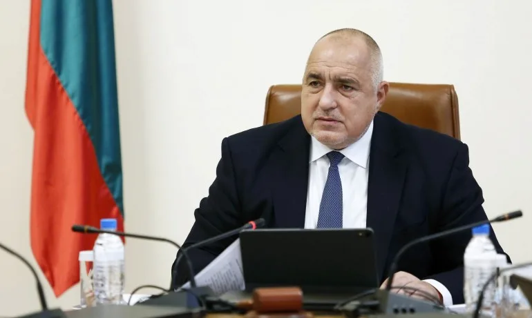 Премиерът Бойко Борисов депозира оставката на ръководения от него Министерски съвет - Tribune.bg