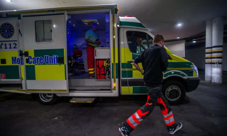 Четирима загинали в микробус с мигранти с българска регистрация в Унгария - Tribune.bg