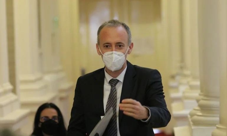 Вълчев: 170 000 ученици влизат в час утре - Tribune.bg