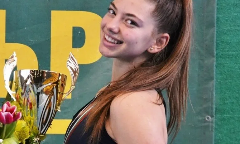 Радулова даде само два гейма на румънка в Узбекистан - Tribune.bg