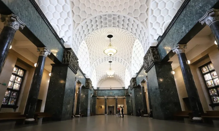 Полк. Петър Петров-единият от задържаните по шпионската афера-остава в ареста - Tribune.bg