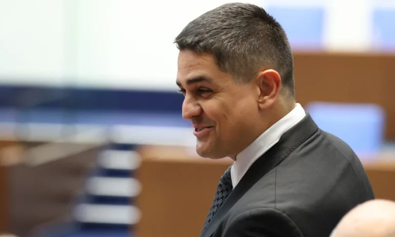 Съдът спря делото срещу Радостин Василев, има си депутатски имунитет - Tribune.bg