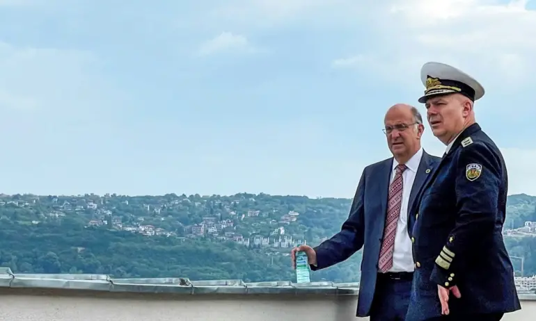 Посланик Мертен разгледа новите кораби за Военноморските сили на България - Tribune.bg