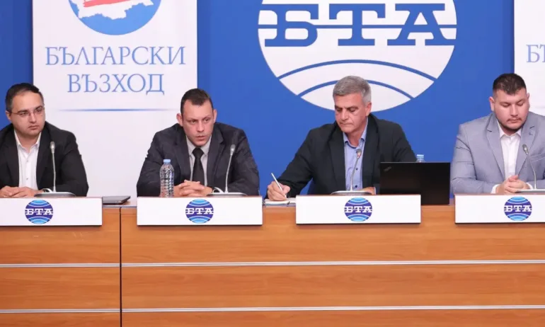 Стефан Янев вкарва кадри на ДБ, Атака, ВМРО и Бареков (СНИМКИ) - Tribune.bg