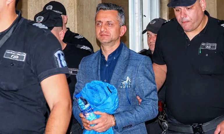 Бившият директор на митницата в Пловдив остава в ареста - Tribune.bg