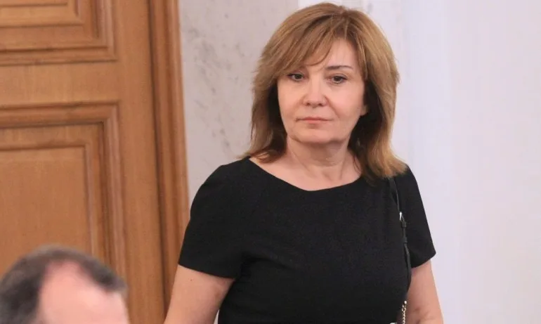 Бившата шефка на НАП за отписаните задължения: Трябвало е да бъдат събрани 2006-2009 г. - Tribune.bg