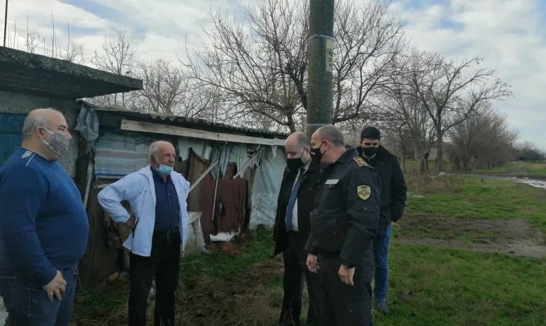 Двама пребиха самотно живеещ 72-годишен мъж за 150 лева, арестуваха ги - Tribune.bg