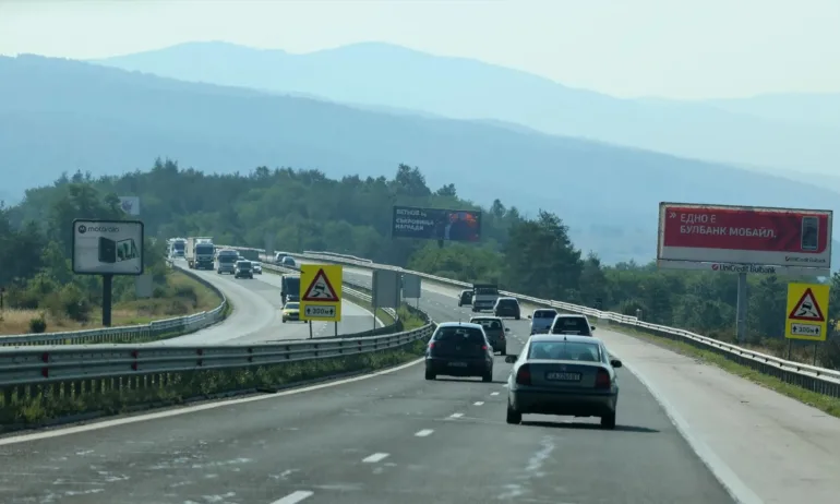 Почти 600 нарушители и средна скорост 222 км. е равносметката от първите часове на тол системата - Tribune.bg