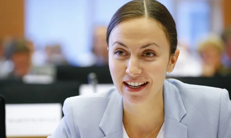 Ева Майдел: Технологиите помагат за растеж, хората няма да загубят работата си заради тях - Tribune.bg