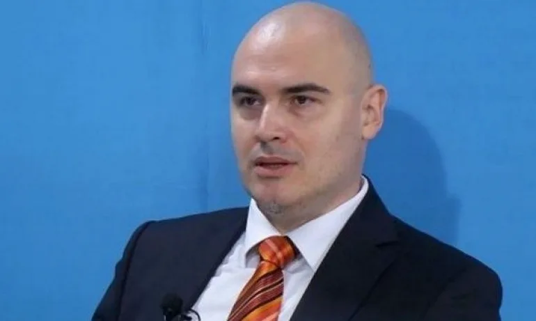 Игра на нерви: Оттеглиха трети кандидат за премиер на ИТН - Tribune.bg
