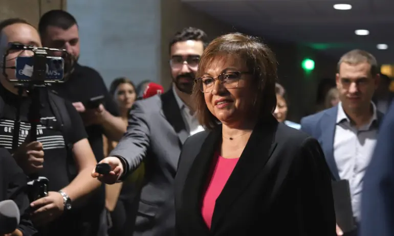 Нинова се възмути: Обезвреждат боеприс пушещ полицай и човек по потник, който пада от камъните - Tribune.bg