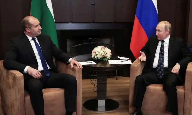 Историческо – президент падна под 50% одобрение още преди края на втората си година - Tribune.bg