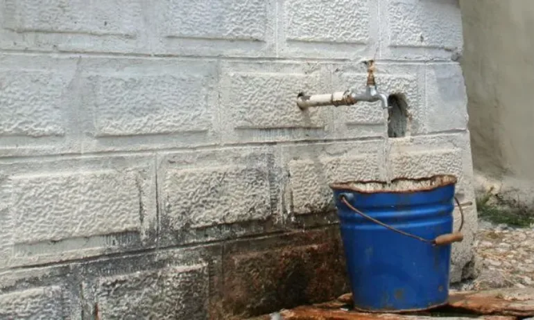 РЗИ предупреждава: Вода от шест чешми в Шумен и край града е опасна - Tribune.bg