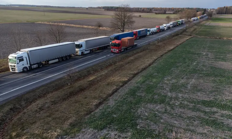 Протестиращите полски шофьори вдигнаха едномесечната си блокада на украинско-полския граничен