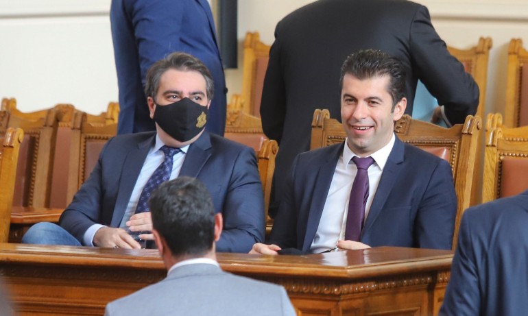 След като сложил единия брат в ББР, Петков щял да сложи другия да управлява БНБ? - Tribune.bg