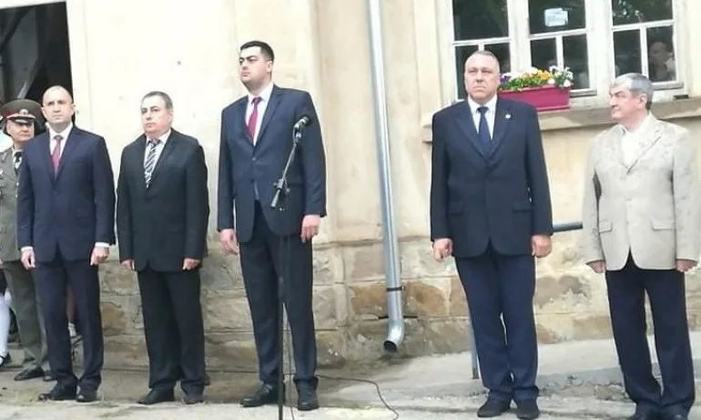 Радев в село Руня: Да освободим България от усещането, че има незаменими хора - Tribune.bg