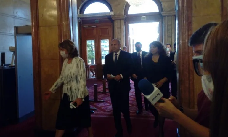 Радев: България не може да си позволи да пилее историческо време - Tribune.bg