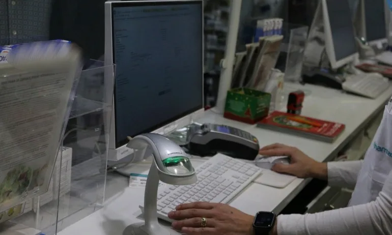 Аптекари алармират: Рецепти за безплатни лекарства срещу COVID-19 в момента не се издават - Tribune.bg