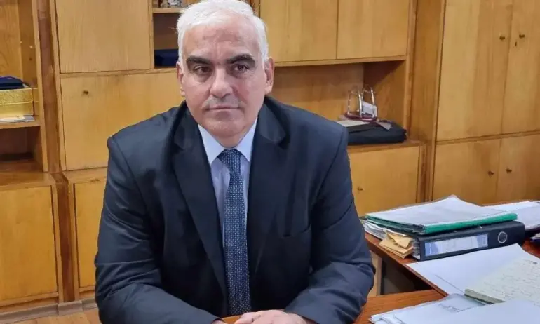 Кметът на Дупница си вдигна заплата на 7 200 лева - Tribune.bg