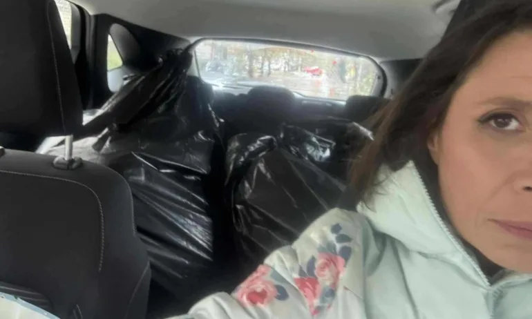 Операция Чувал: Елисавета Белобрадова обяви война на кофите, сама извозва боклуците - Tribune.bg