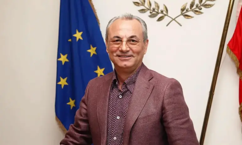 Рокада: Ахмед Доган се връща начело на ДПС - Tribune.bg