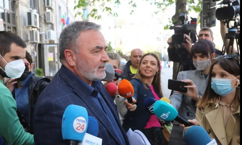 Кунчев: Предвиждаме ваксината на Янсен за туризма и групи като ромското население - Tribune.bg