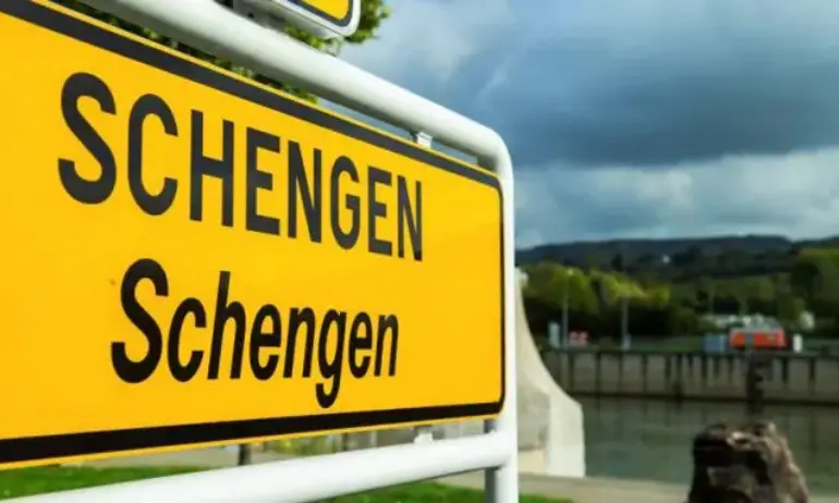 Австрия продължава да държи на ветото за Шенген на България и Румъния - Tribune.bg