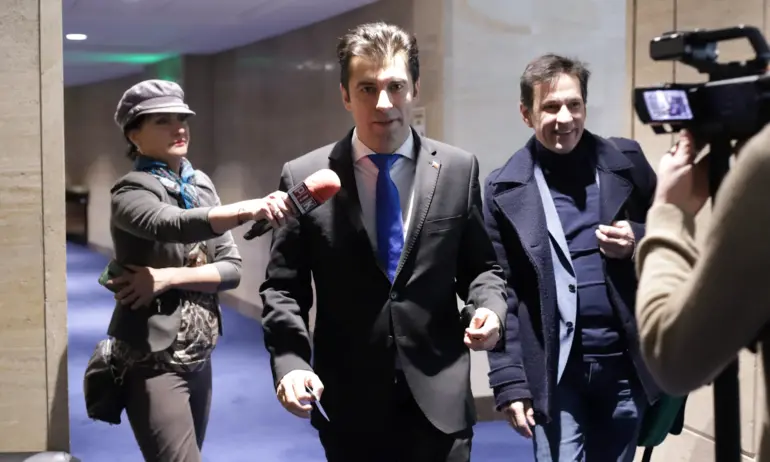 ПП-ДБ: Паметникът ще бъде демонтиран. Опозицията блокира най-важните плащания точно преди Коледа - Tribune.bg