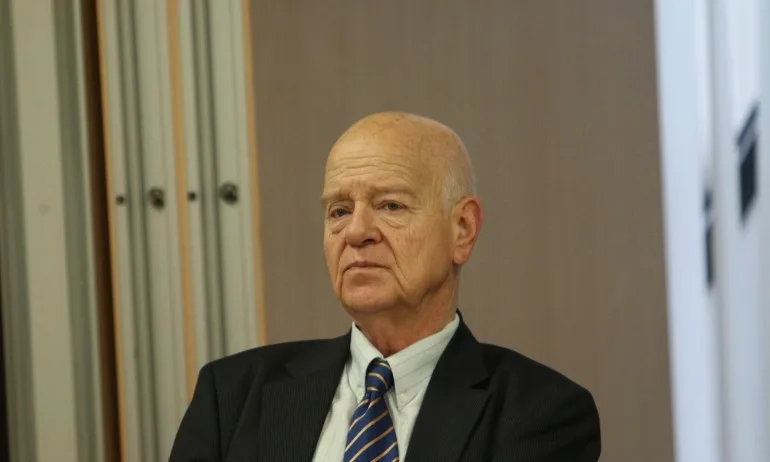 Дипломат: Едва ли ще се стигне до размяна на територии между Сърбия и Косово - Tribune.bg