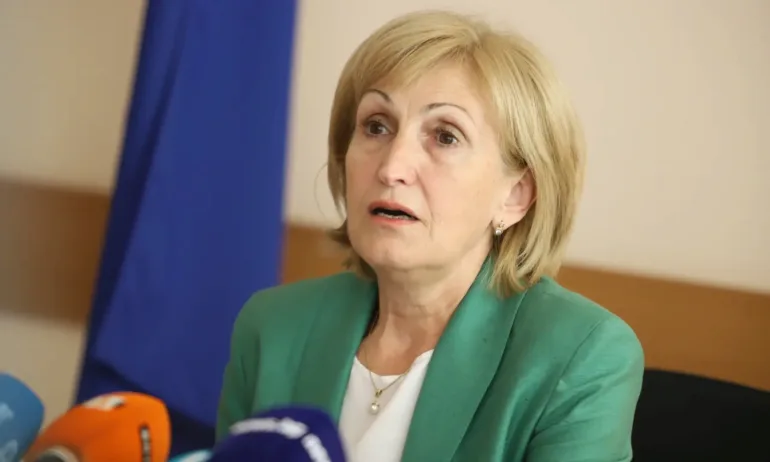 Сложена от Нинова за шеф на ДКК: Новият министър не работи в интерес на държавата