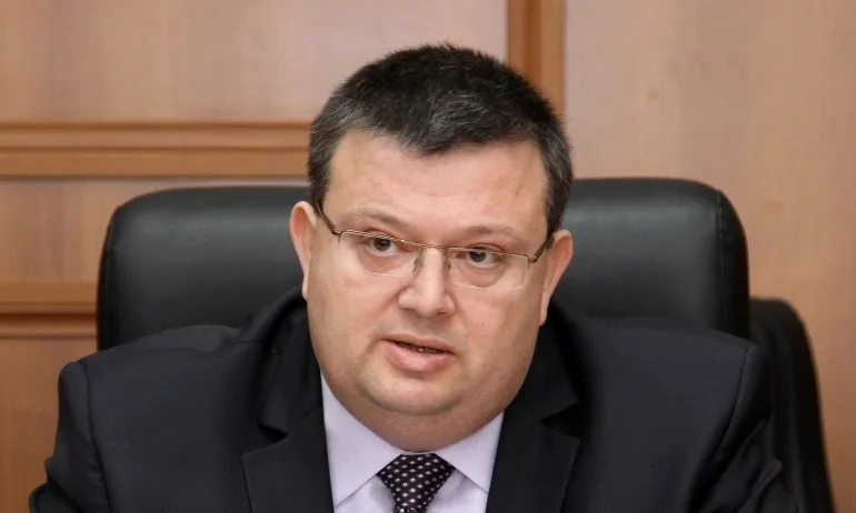 Сотир Цацаров: Нищо необичайно със задържаните в Несебър, работим според Изборния кодекс - Tribune.bg