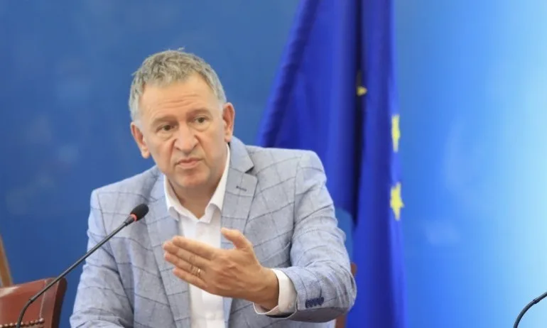 Предлагат парични ваучери от 50 лв., за да се стимулира ваксинирането у нас - Tribune.bg