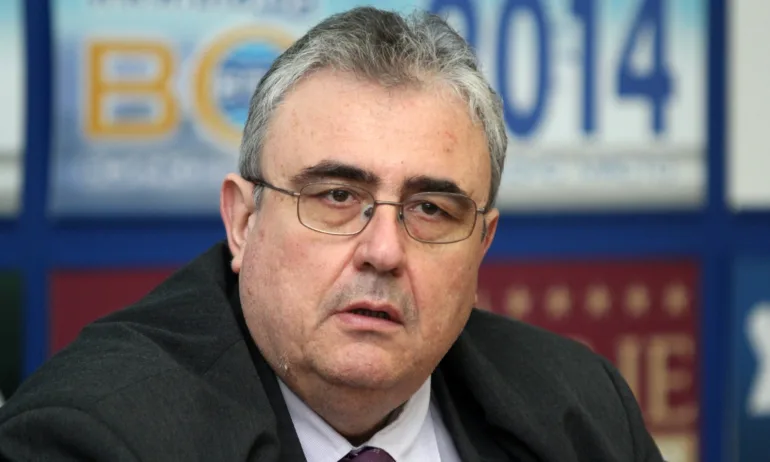 Огнян Минчев: Да допуснеш до страната си лице със статут бежанец, което веднага отнема свободата на българска гражданка и превръща живота й в кошмар - Tribune.bg