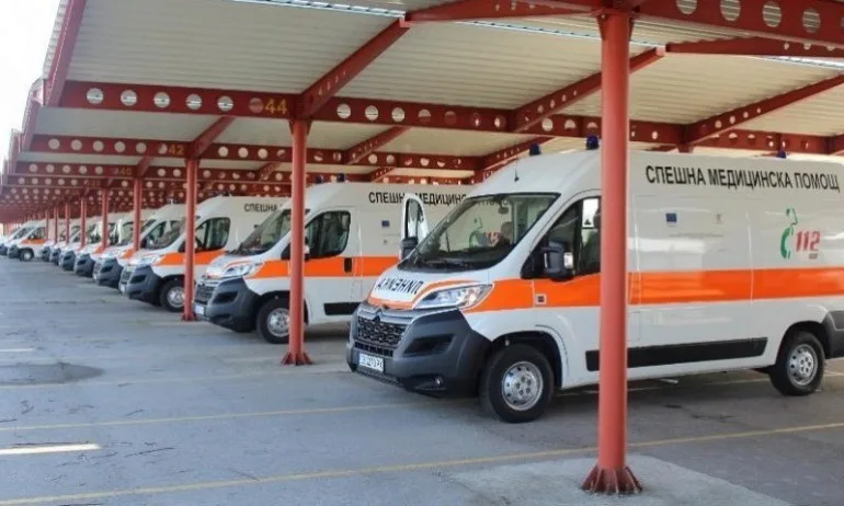 Няколко центъра за спешна медицинска помощ в страната получиха 20 нови оборудвани линейки - Tribune.bg