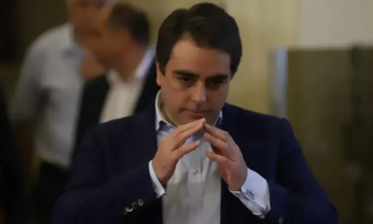 Делян Добрев: Ако Асен Василев е мъж, сега е редно да ми се извини - Tribune.bg