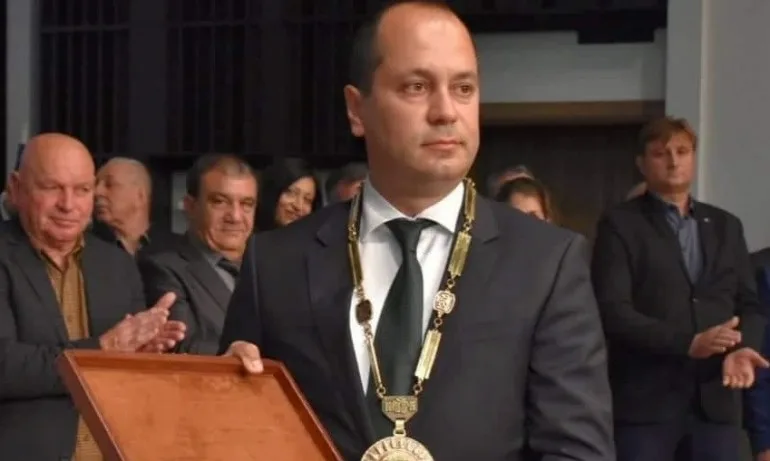 Кметът на Враца към Цветанов: От коя партия е престижно да си, личи на избори - ние печелим - Tribune.bg