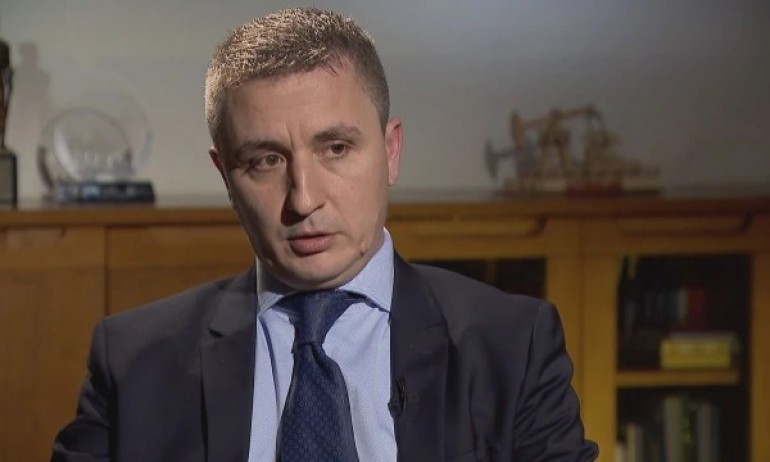 Много нерви, малко отговори: Николов прати обществото да търси сметка от Газпром - Tribune.bg