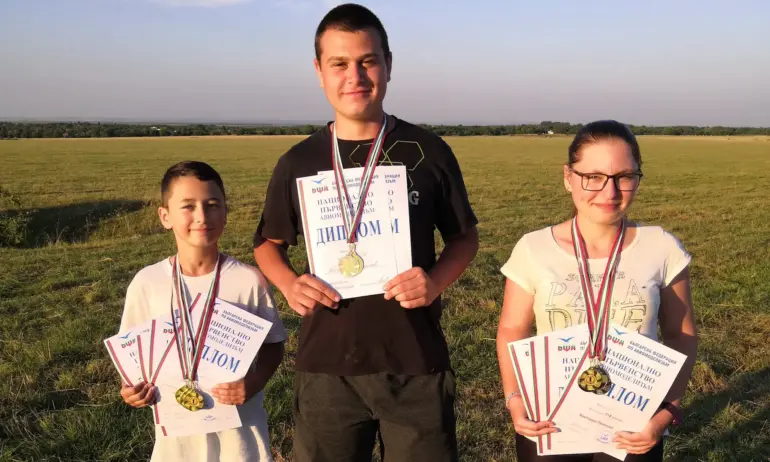 Властелините на въздуха от Моделклуб – Ловеч, със седем шампионски титли - Tribune.bg