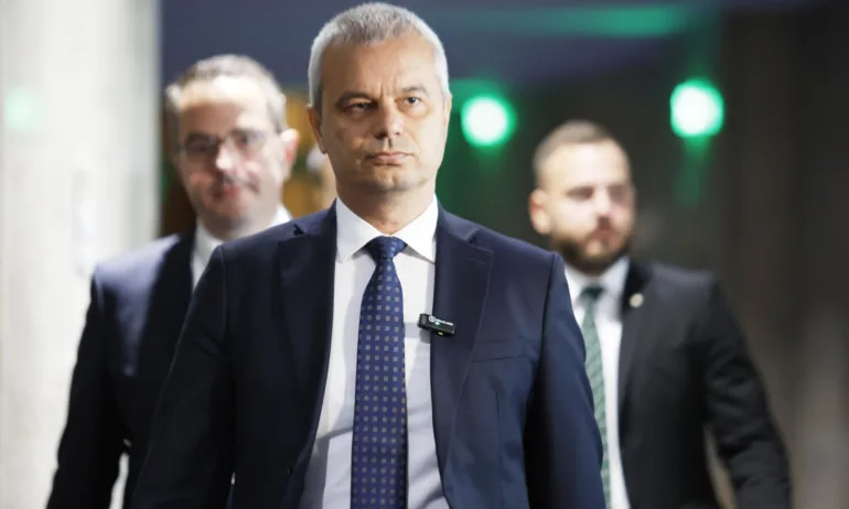 На Възраждане им трябват 5 подписа за вот на недоверие, чакат отговор от ПП-ДБ, АПС и МЕЧ - Tribune.bg