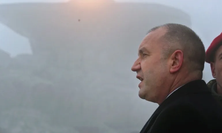 Радев и тази година ще се качи на Шипка, ще поднесе цветя и ще произнесе слово - Tribune.bg