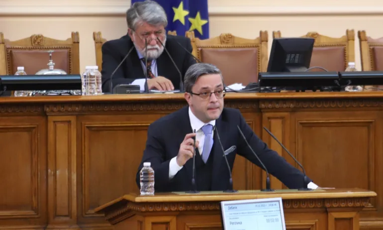 Тома Биков към ПП: Кадровият ви потенциал не е достатъчен и за пет комисии - Tribune.bg