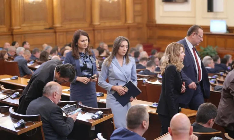 След консултации с БСП: Воля обявиха, че може и да подкрепят вота срещу правителството - Tribune.bg