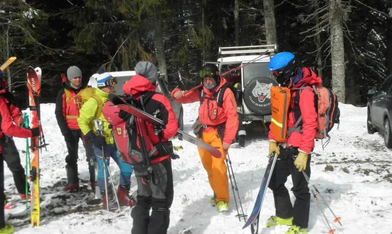 Подновяват издирването на изчезналия сноубордист в Рила - Tribune.bg