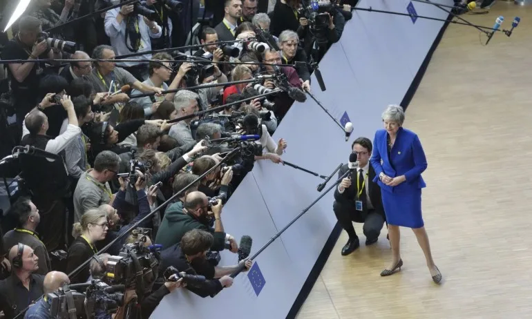 Мей в Брюксел: Съжалявам, трябваше да сме напуснали досега - Tribune.bg