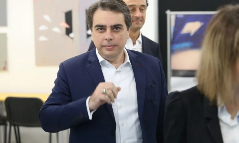 Труд: Асен Василев имал октопод от офшорки - Tribune.bg