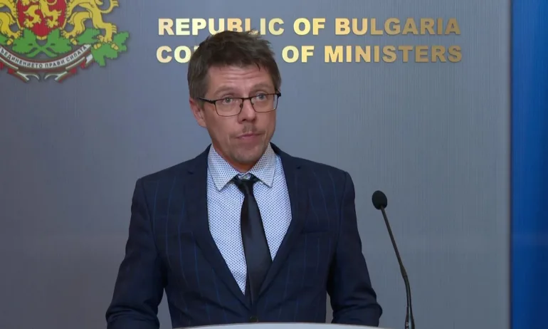 След оставката на Цицелков: ЦИК му даде срок до днес да напусне Обществения съвет - Tribune.bg