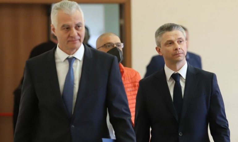 Отстраниха служителите от ДАНС заподозрени в шпионаж - Tribune.bg