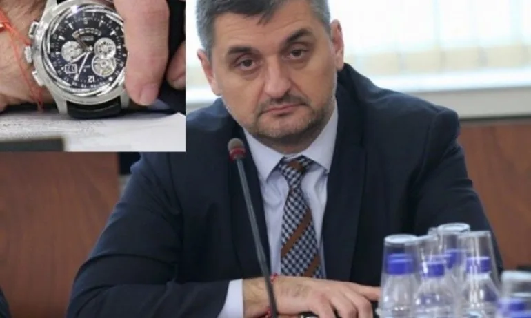 Breaking.bg: Защитникът на бедните Кирил Добрев с часовник за над 20 000 лева - Tribune.bg
